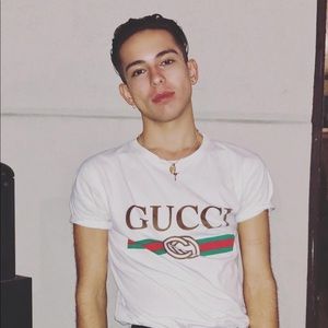 Meet your Posher, Derek